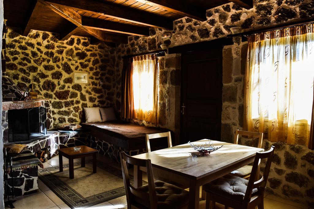 Paliokastro Guesthouse Kato Sinikia Trikalon Zimmer foto